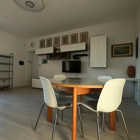 Casa Izzo, Trilocale Con Terrazza E Parcheggio Privato La Maddalena