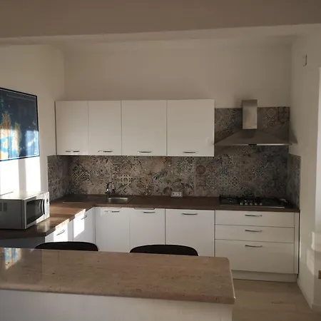Casa Izzo, Trilocale Con Terrazza E Parcheggio Privato Apartman *