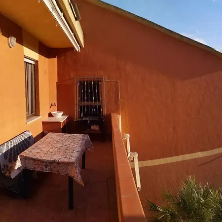 Casa Izzo, Trilocale Con Terrazza E Parcheggio Privato Apartman La Maddalena